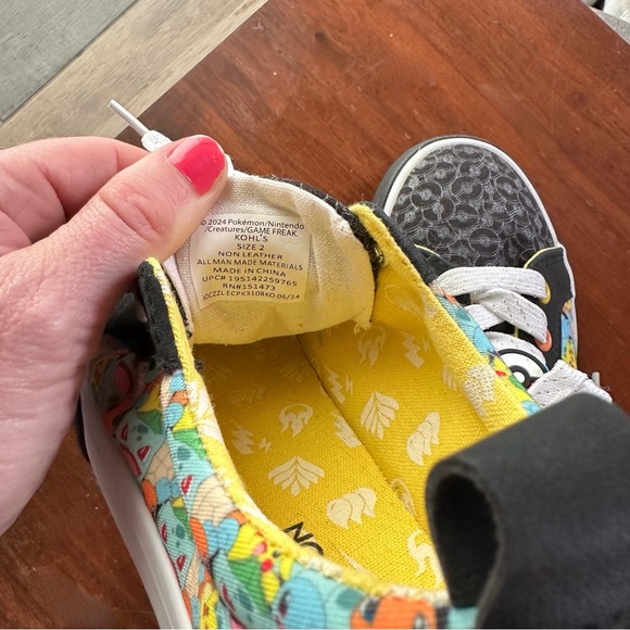 Pokémon Kids Sneakers EUC - Picture 6 of 8